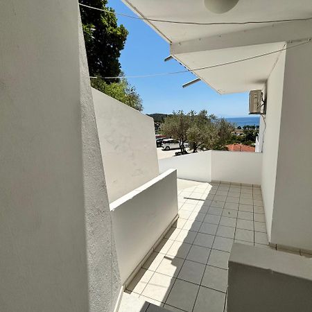 Hotel Zorbas Family House Troulos Exterior foto