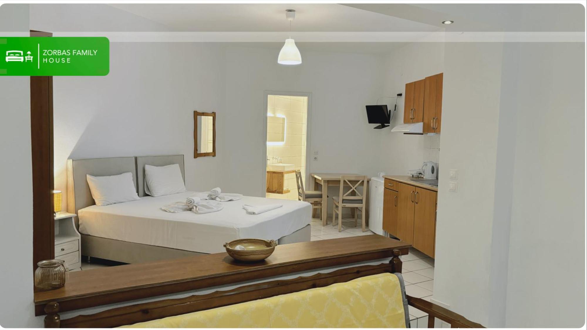 Hotel Zorbas Family House Troulos Exterior foto