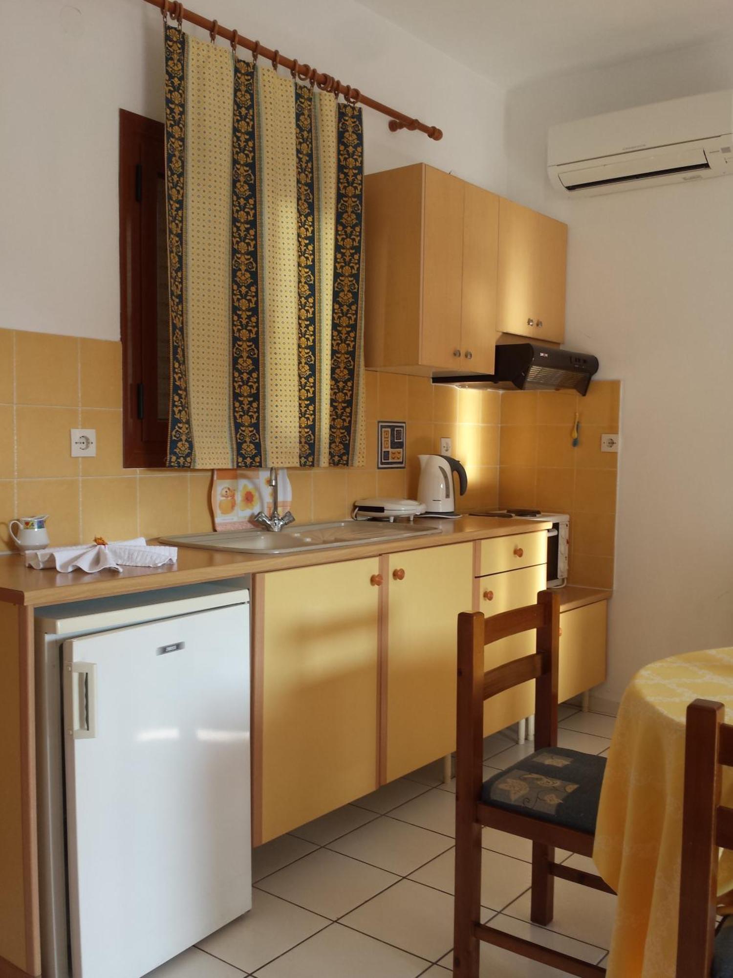 Hotel Zorbas Family House Troulos Exterior foto