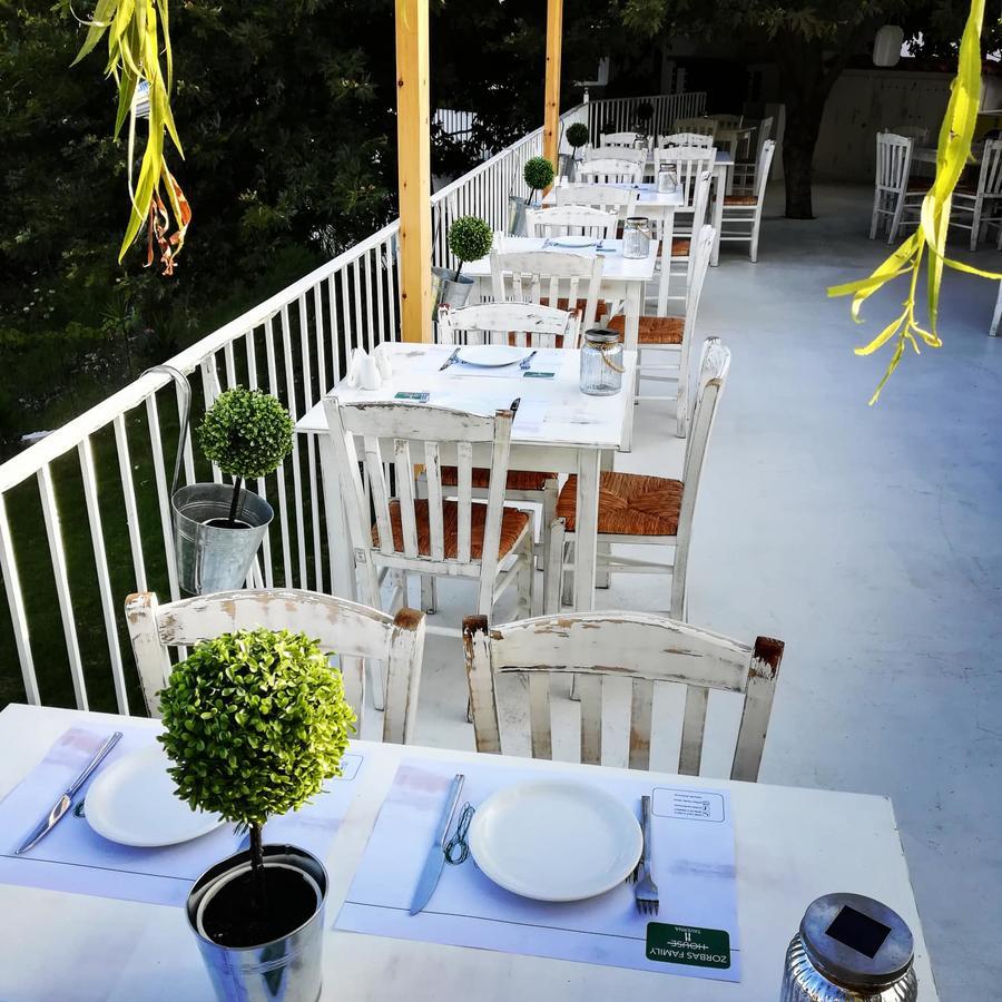 Hotel Zorbas Family House Troulos Exterior foto