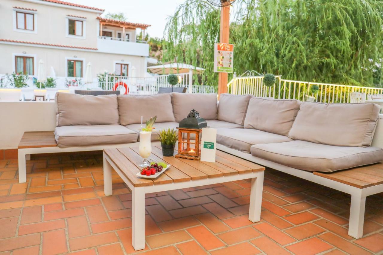 Hotel Zorbas Family House Troulos Exterior foto