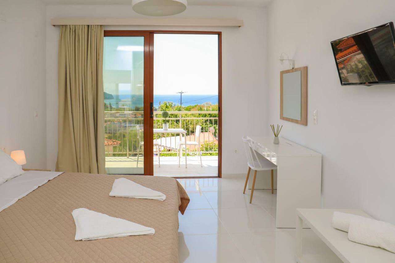 Hotel Zorbas Family House Troulos Exterior foto