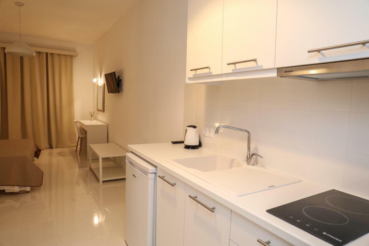 Hotel Zorbas Family House Troulos Exterior foto